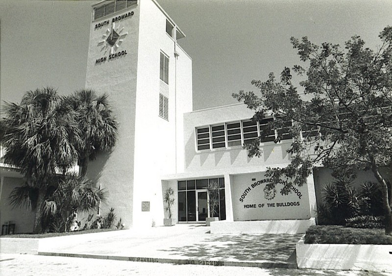 https://www.southbrowardhigh1988.org/yearbook/conniespics/clocktower.jpeg